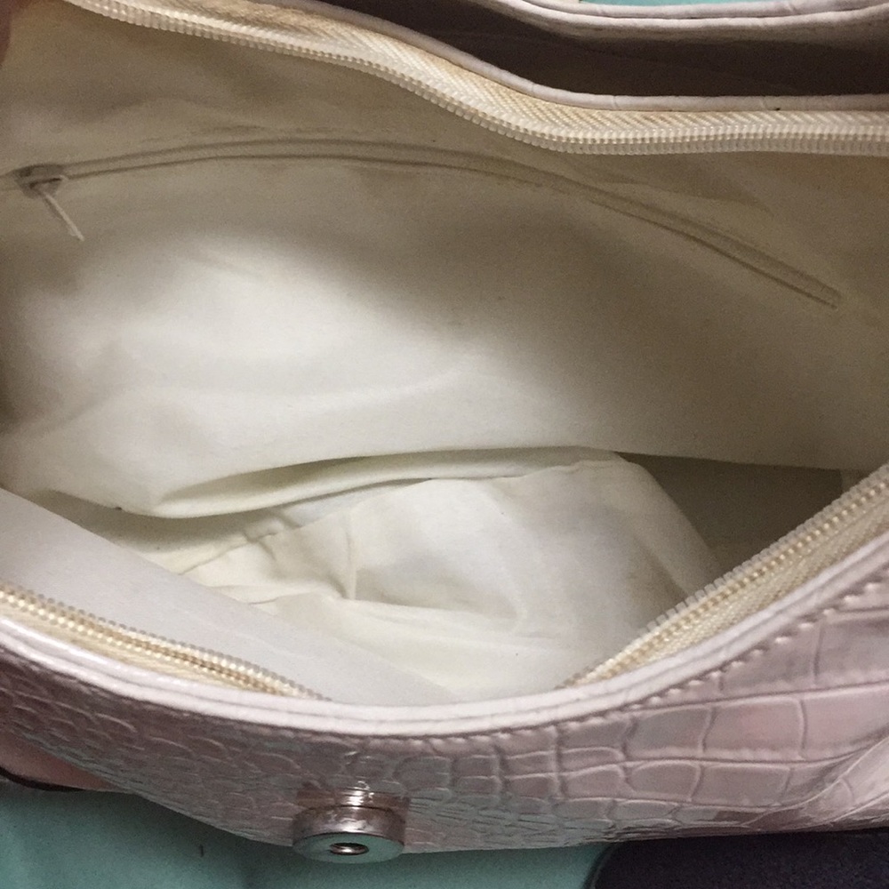 ๐๐White Pocket Book๐๐ - Picture 4 of 6